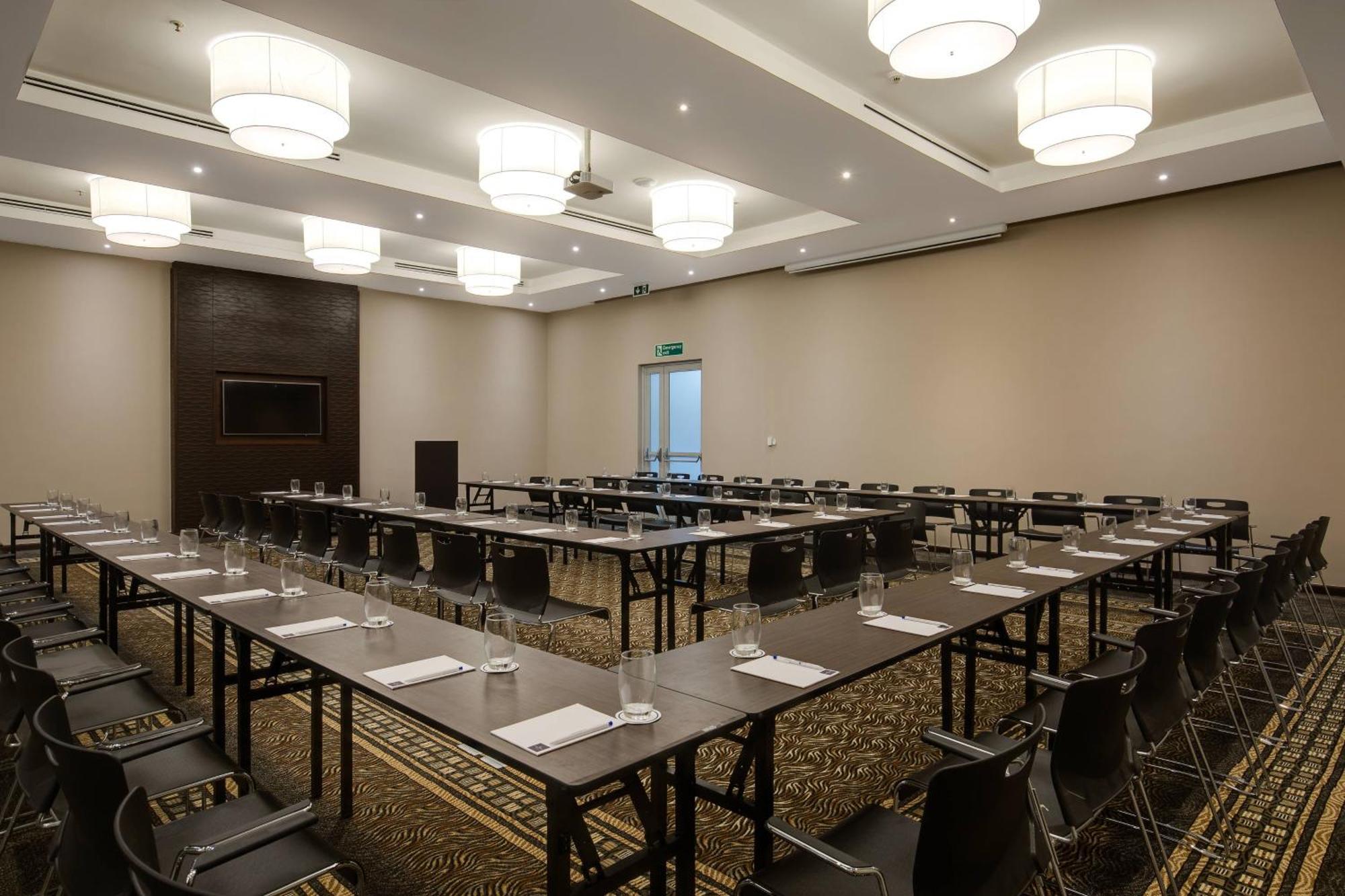 Protea Hotel By Marriott Owerri Select Екстер'єр фото