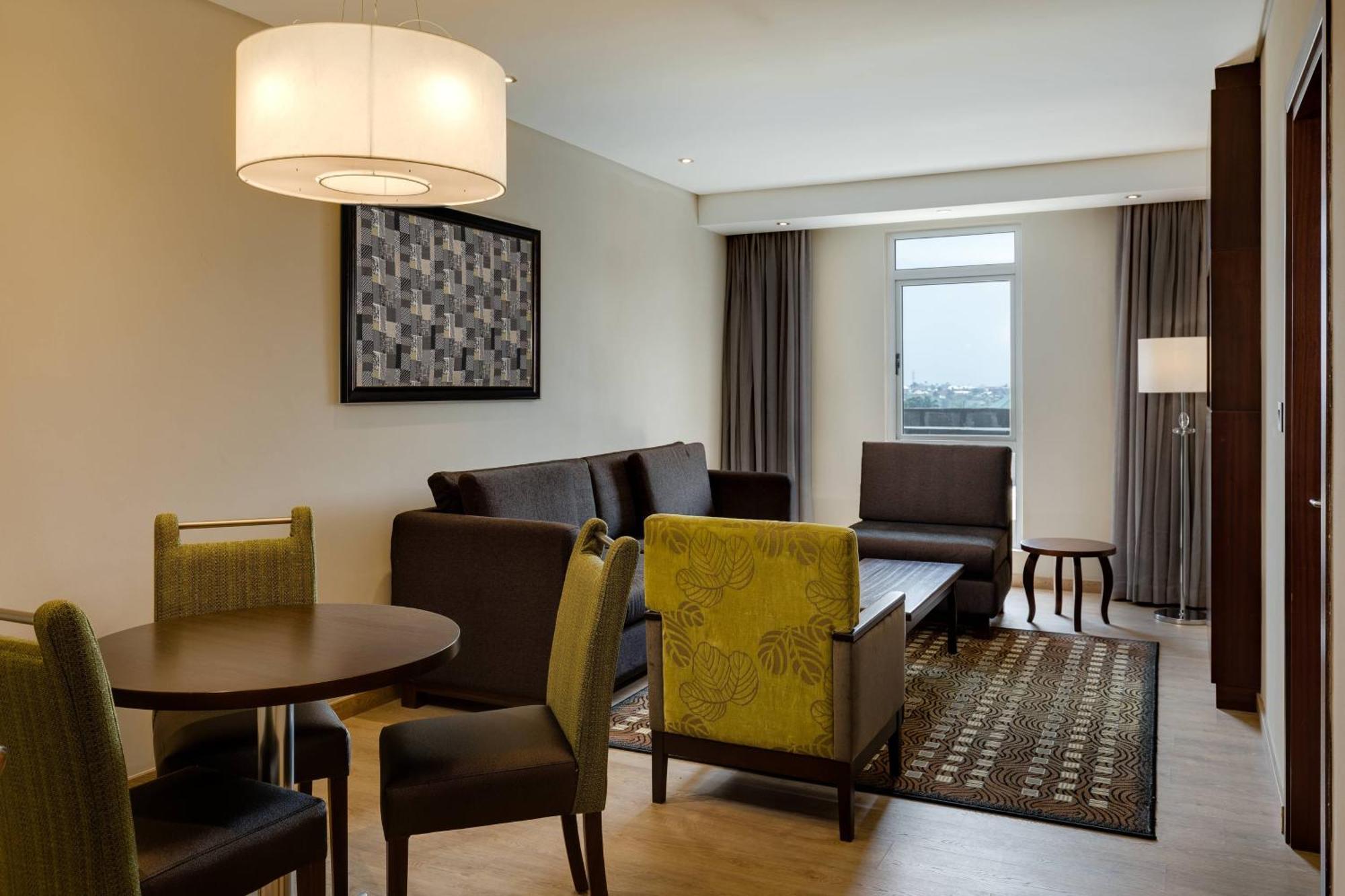 Protea Hotel By Marriott Owerri Select Екстер'єр фото