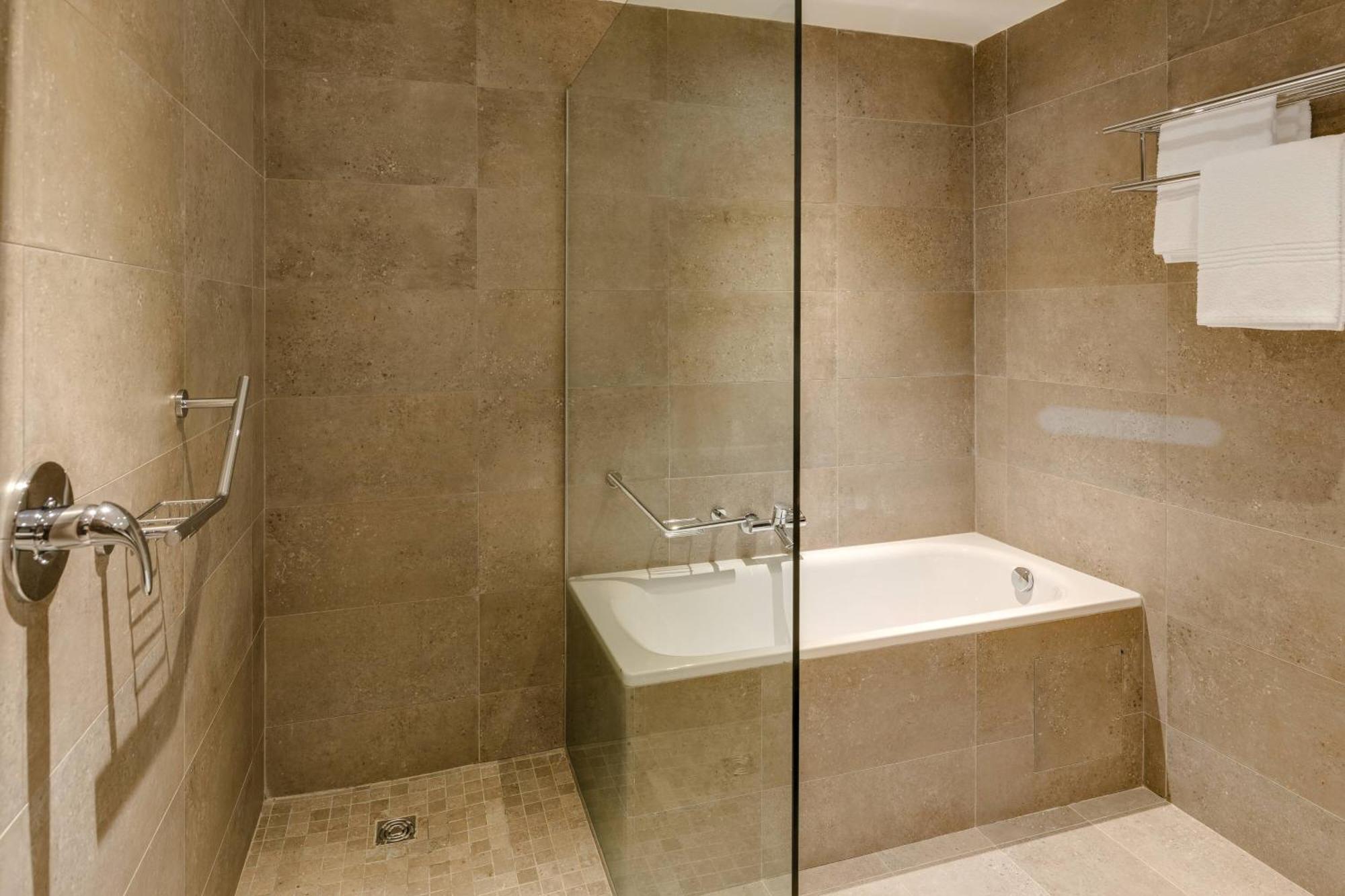 Protea Hotel By Marriott Owerri Select Екстер'єр фото