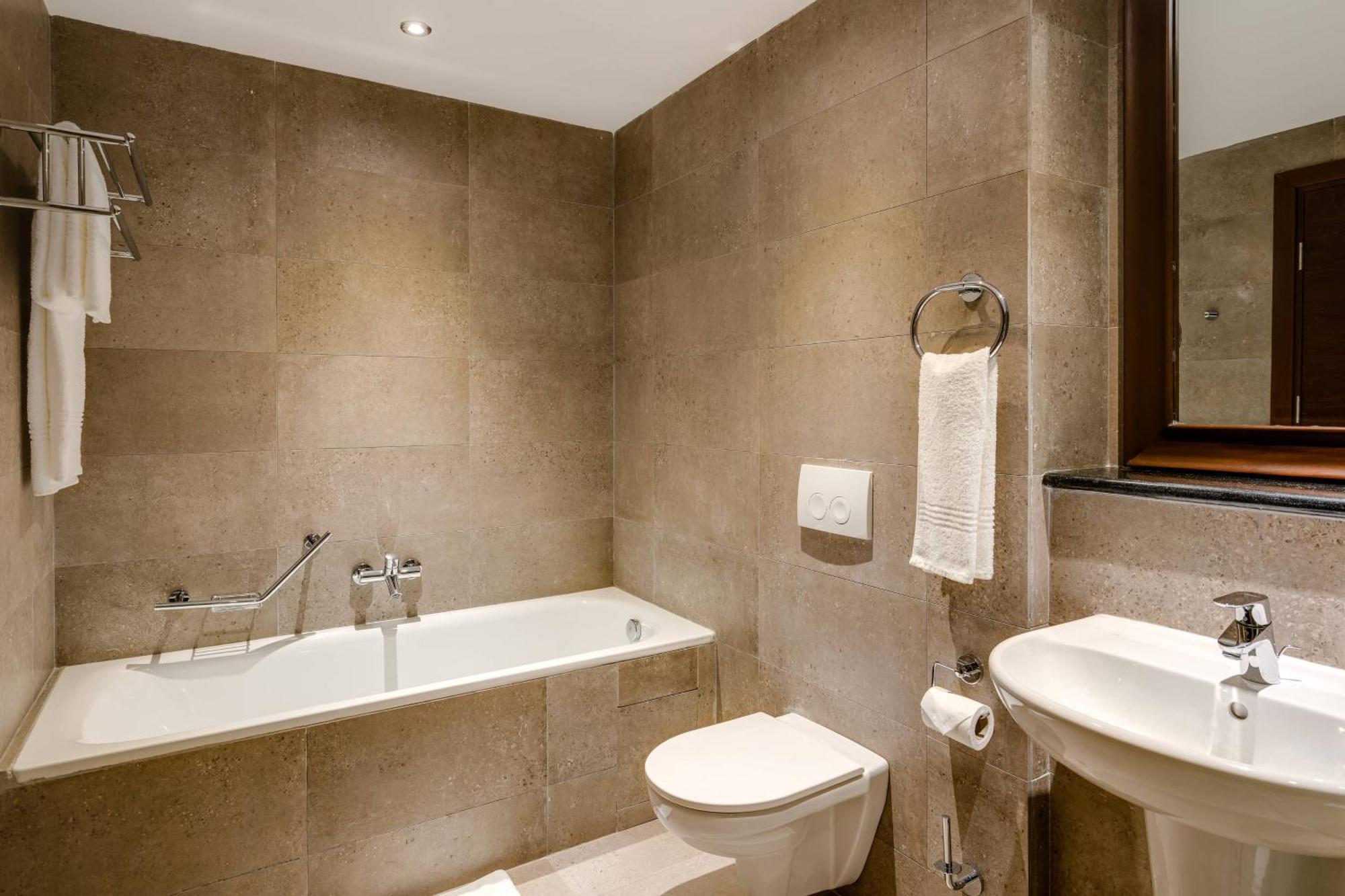Protea Hotel By Marriott Owerri Select Екстер'єр фото